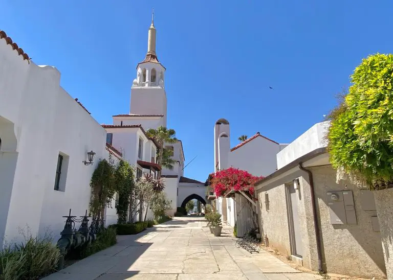 スペイン風の街並みがかわいいビーチタウン サンタバーバラをぶらり Listyle